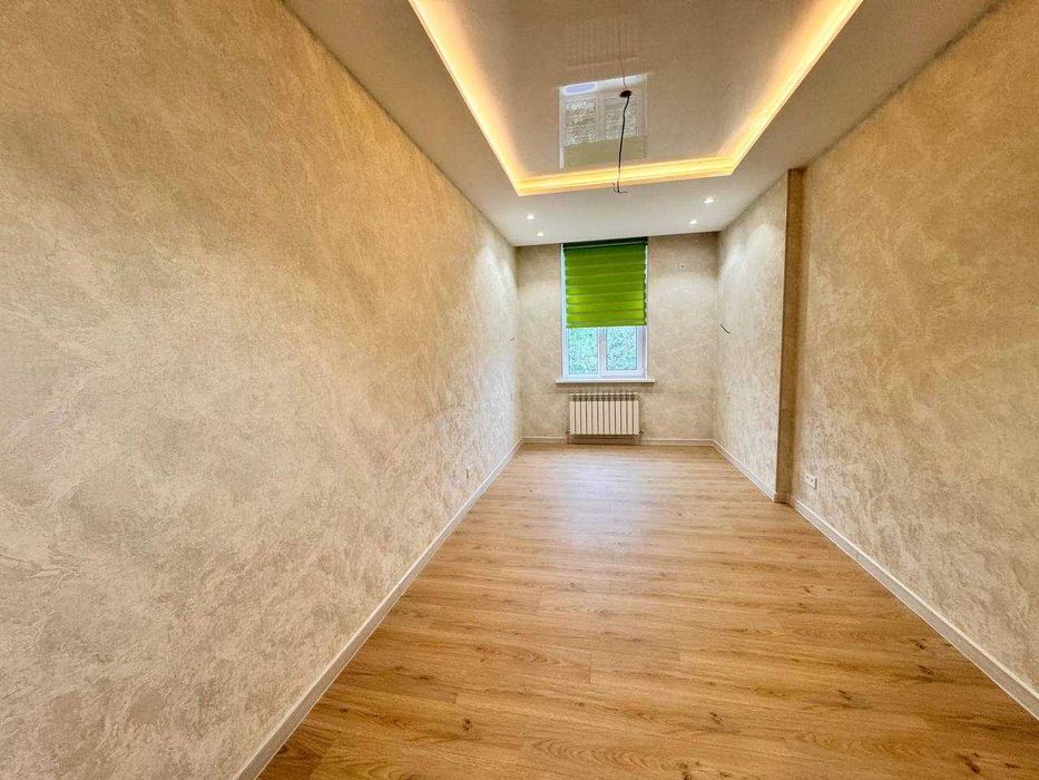 ПРОДАЕТСЯ 4/4/8 НОВОСТРОЙКА  на: Новомосковская