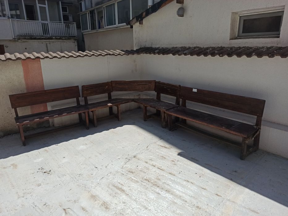 Дървени пейки два вида