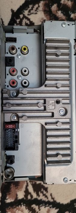 Продаётся магнитола Pioneer  MVH-AV 185