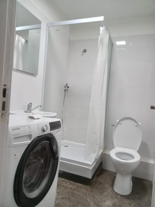 Închiriez garsonieră