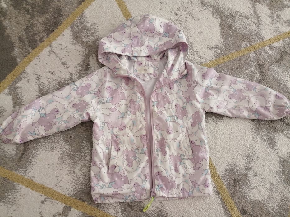 Продам детские вещи куртки, жилетка, кофты