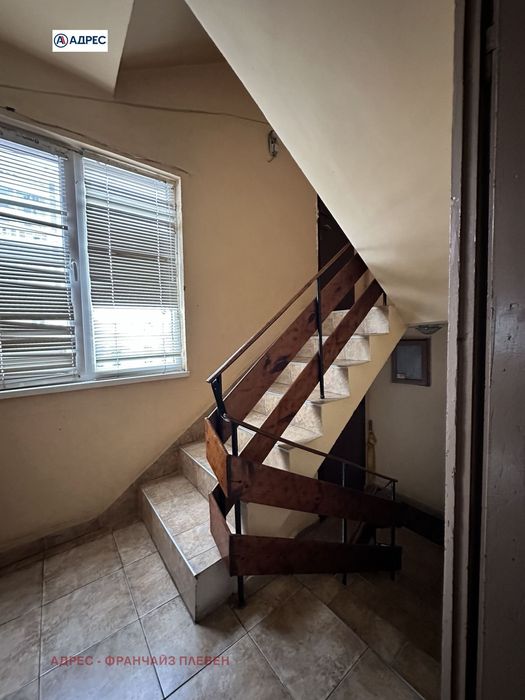 Къща в Плевен-Сторгозия площ 210 цена 198000