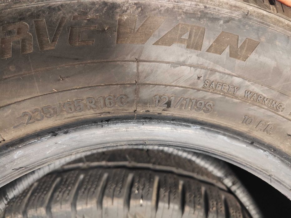 4бр.зимни гуми 235/65/16C Toyo