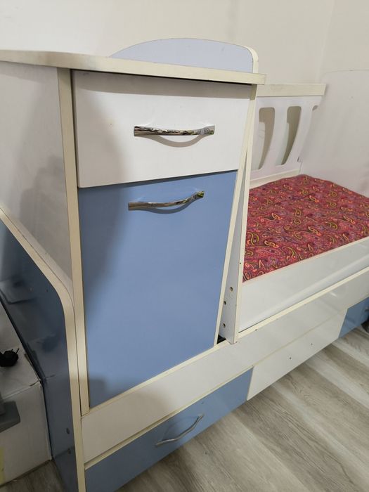 Сотилади  ДeTcKaЯ KpOBaT