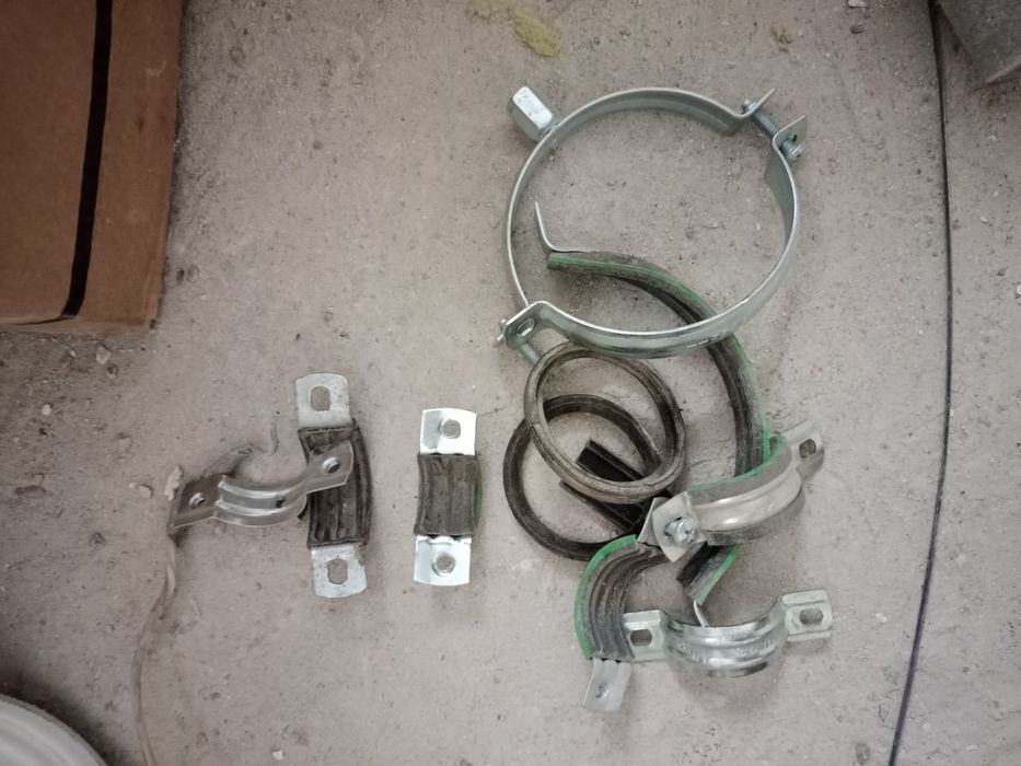 Продам крепление на трубы.