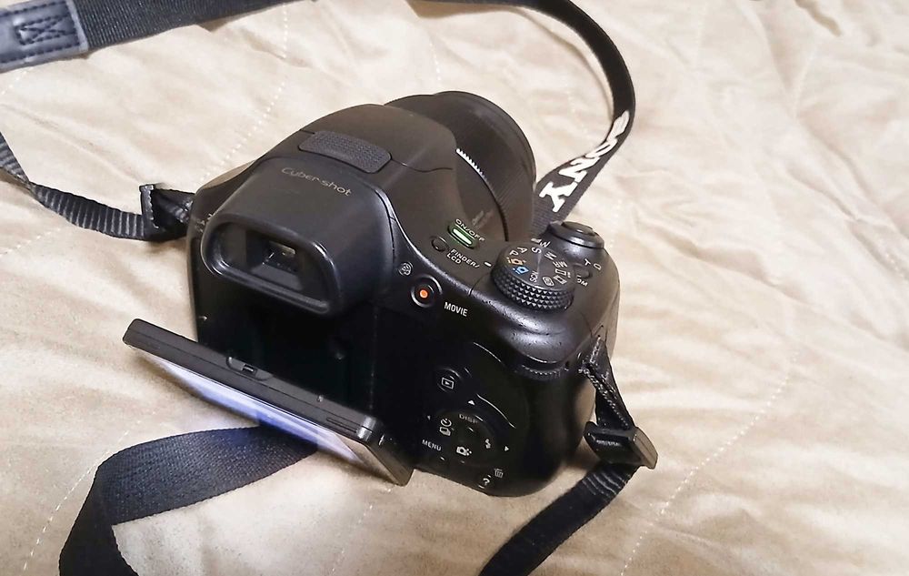 Фотоапарат _ SONY Cyber-shot DSC HX300 _изполозван + чанта +32GB памет