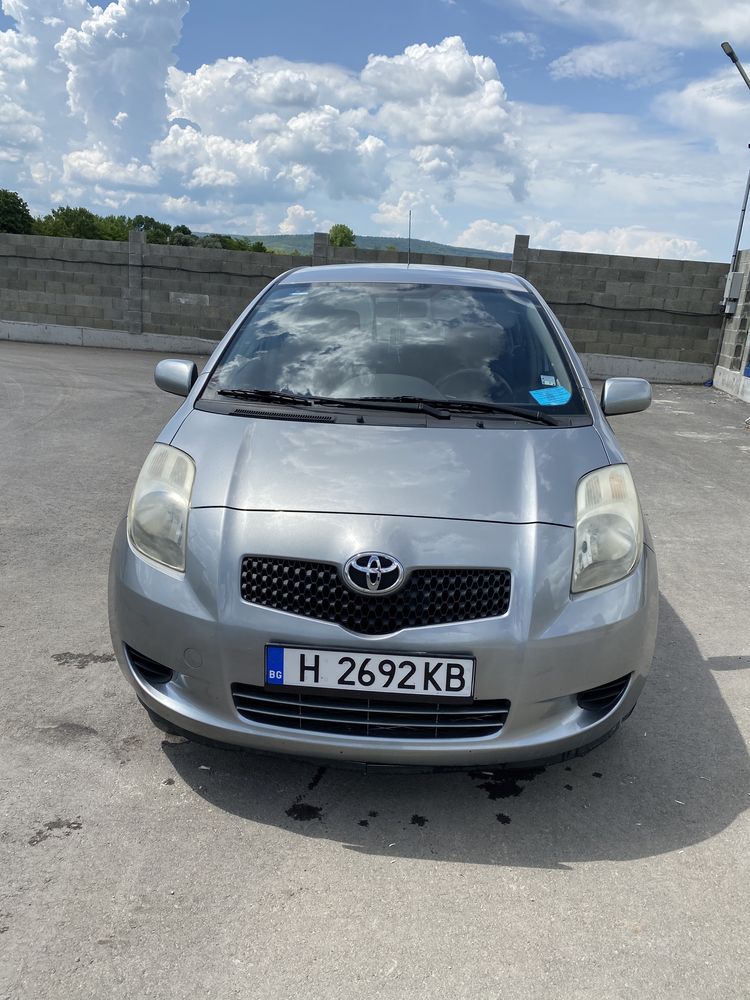 Тойота ярис гр. Нови пазар • OLX.bg