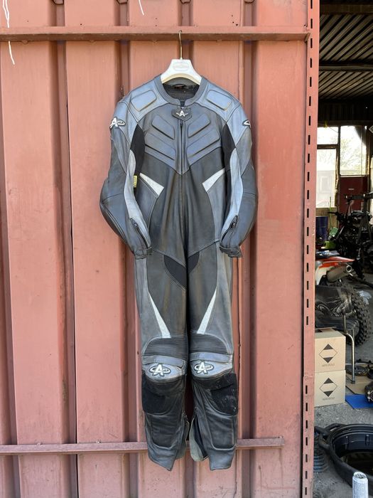 Akito кожен екип