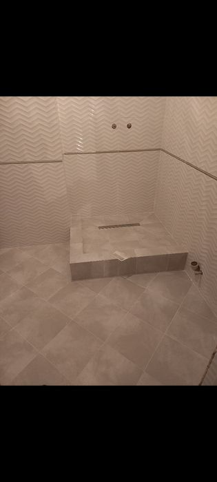 Кафель, обои, ламинат