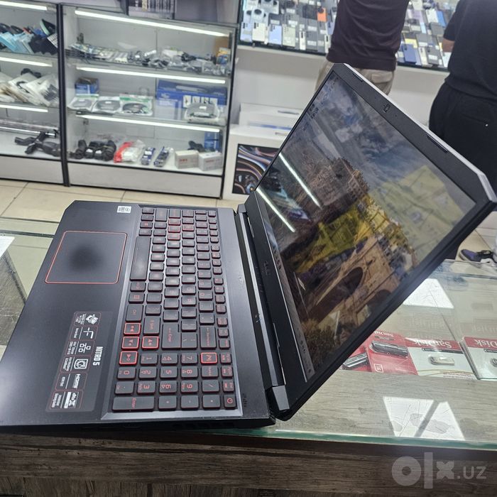 Acer Nitro 5 Core i7 + GTX 1650