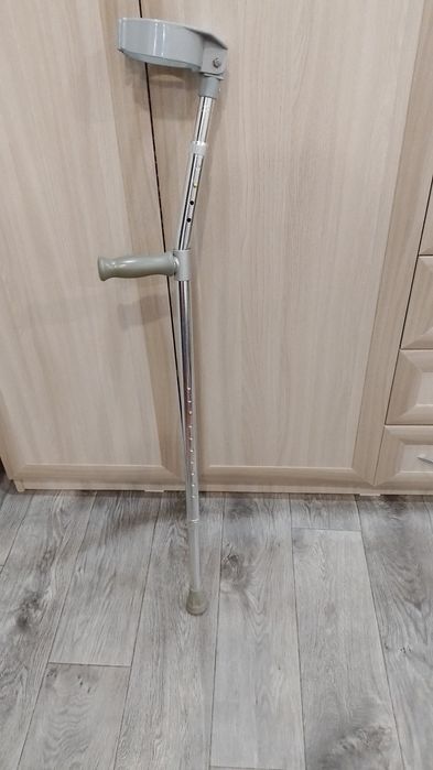 Продам костыль металлический