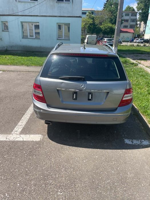 Vând Mercedes C220