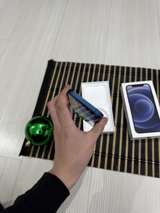 Продам айфон 12 iphone 12