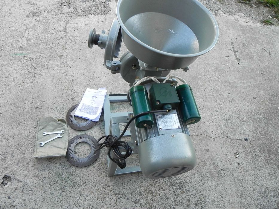 Moara cu pietre pentru faina moto 2,5 kw