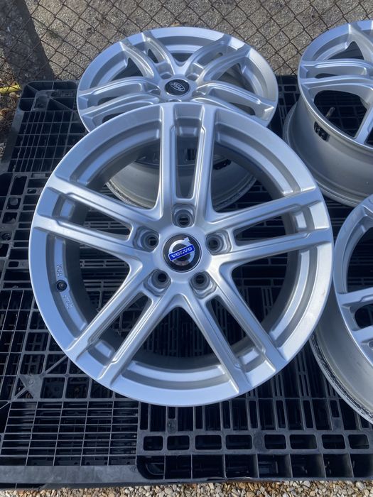 17 цола 5 х 108 мм Форд , Волво , Ford , Volvo