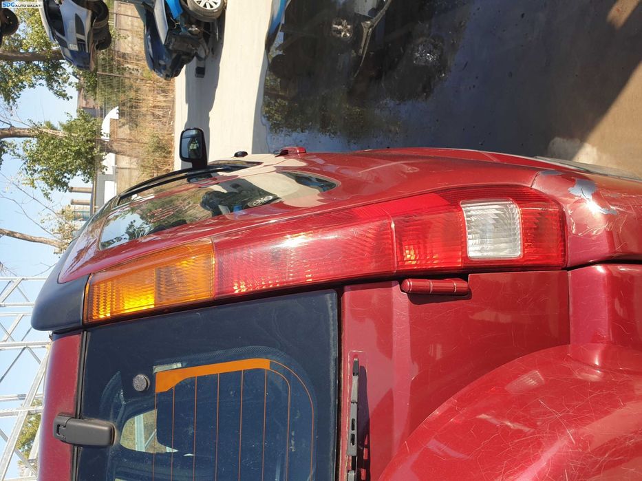 Stop Tripla Lampa Dreapta Honda CR-V 2002 - 2006 [K6977]