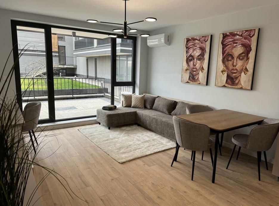 Продава се Едностаен апартамент в Пловдив, Христо Смирненски - 62 кв.м за 1317 €/кв.м - Снимка #1