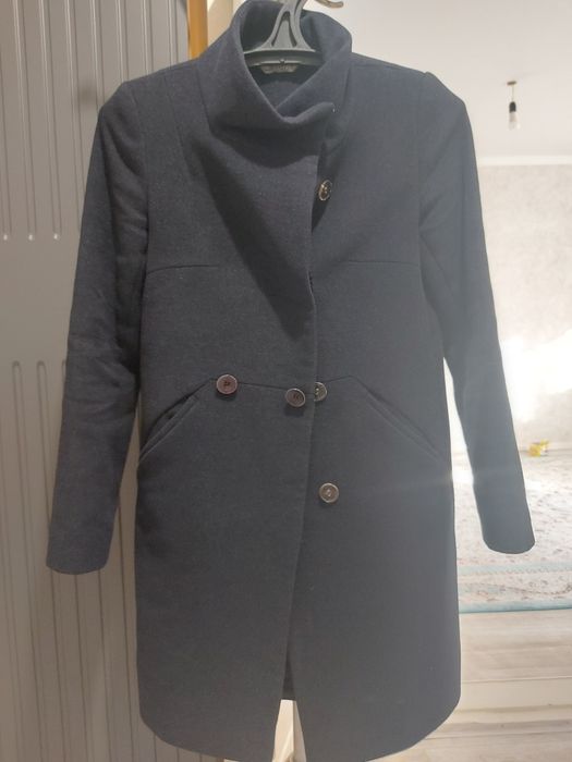 Продам демисезонное пальто