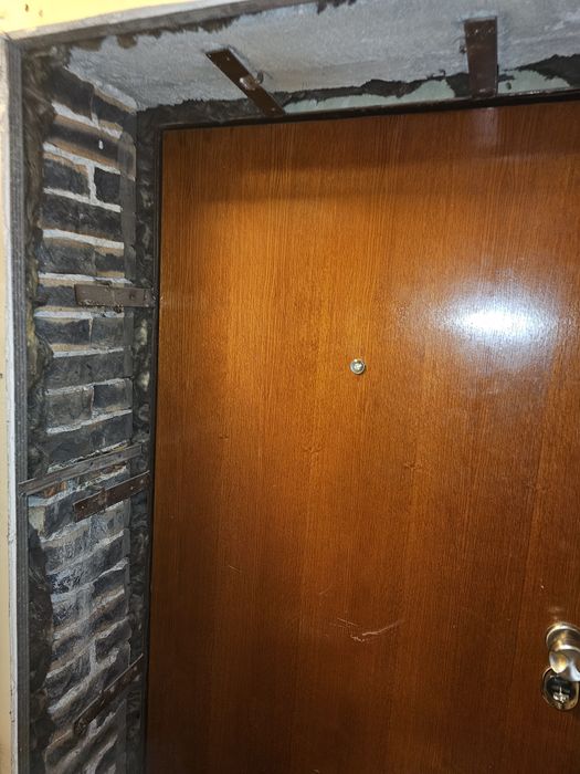 Блиндирана врата