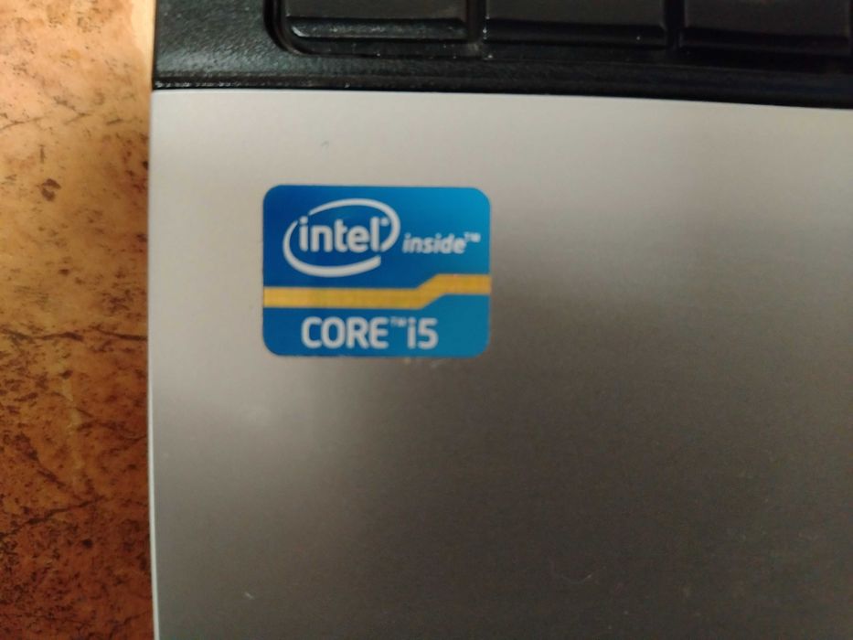 продава лаптоп acer aspire I5///15,6 дисплеи/модел 3210M.