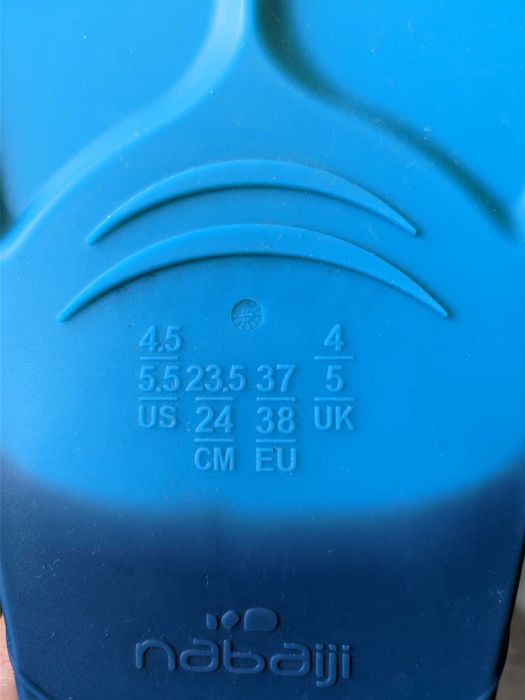 Продавам плавници