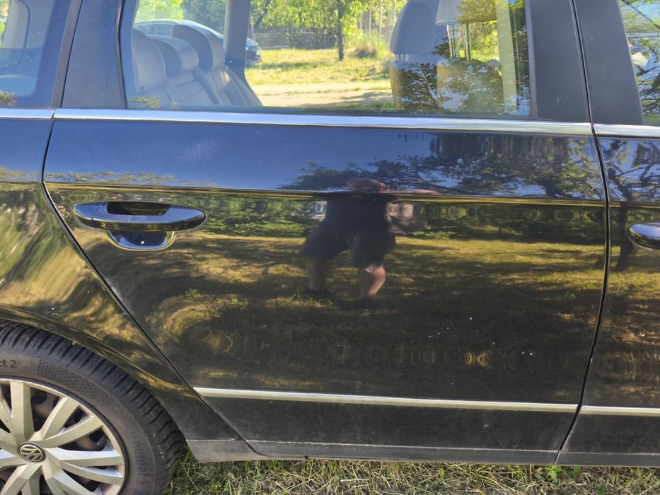 Ușă portieră dreapta spate  Volkswagen Passat B6 negru LC9X
