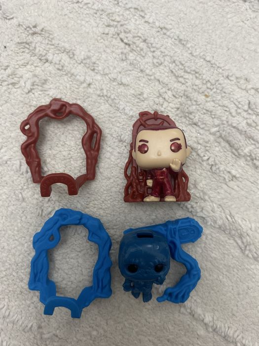 Продаю фигурки очень странные дела