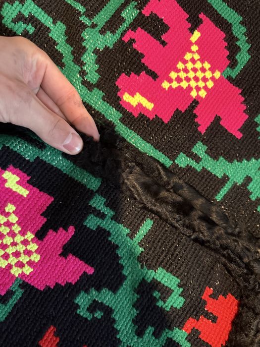 Vesta traditionala lucrata manual ,unicat , margini din lana