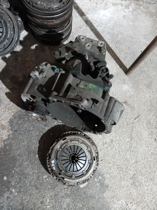 Cutie manuala kit ambreiaj bkd bkp passat golf a3 octavia touran