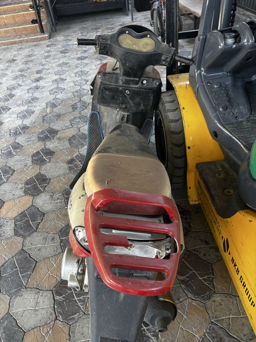 Продам скутер на запчасти