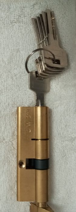 Продаются сердечники+ключи.НОВЫЕ