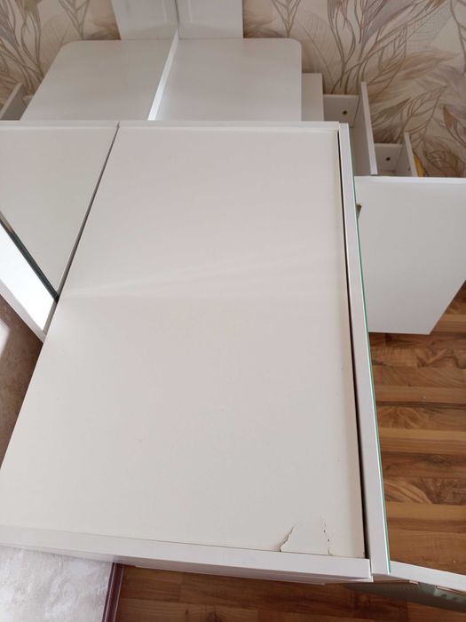 Айнасы бар тумба/трюмо