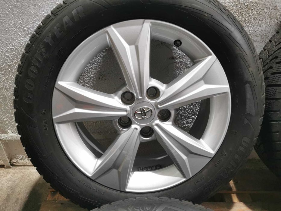 Jante Originale Toyota CHR . R 17 cu anvelope de iarna