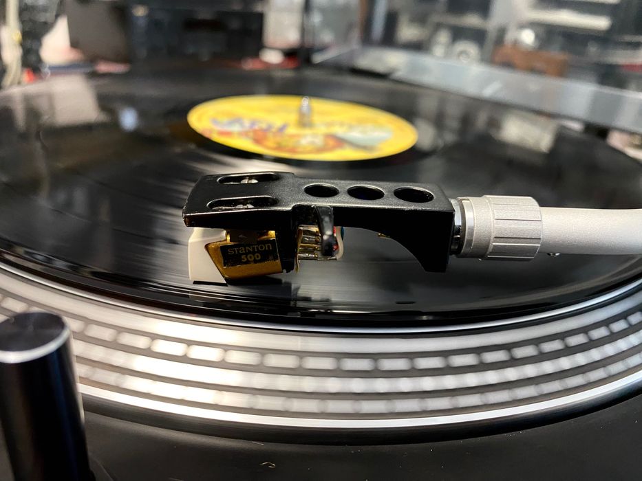 Качествен грамофон с доза Stanton