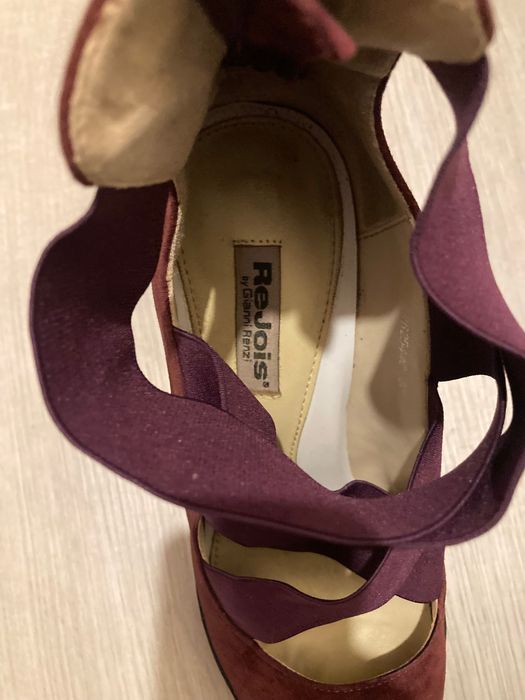 Елегантни обувки от естествен велур. Размер 38.