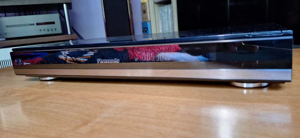 Blu-Ray Panasonic DMR-BST 820 Cu Telecomanda