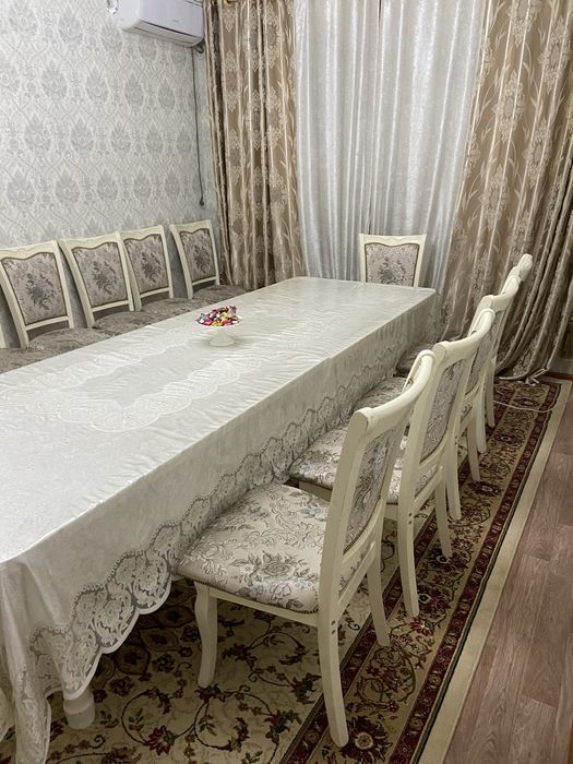 Продается стол со стульями