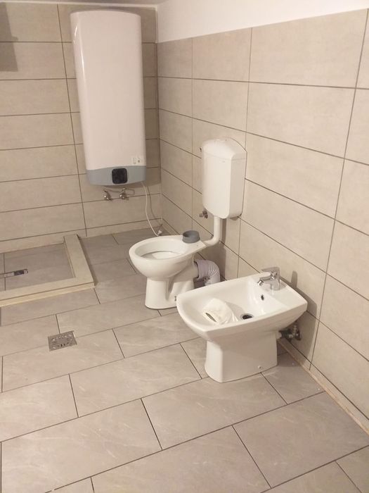 Executam instalații sanitare și electrice si placări scării gresie mar
