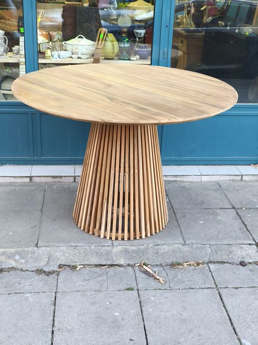 Кръгла маса Kve Home