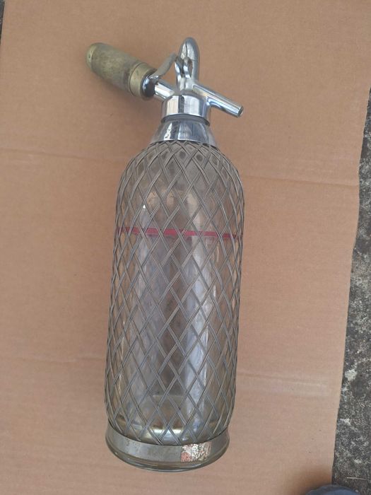 Продавам сифон /бутилка/ за направа на газирана вода.