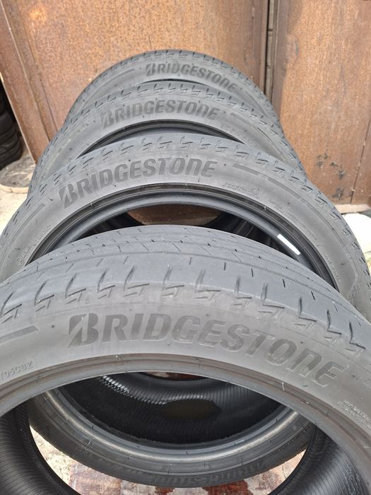 Продам шины. 235/45/18 бриджистон