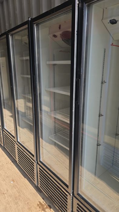 Продам витринный холодильник