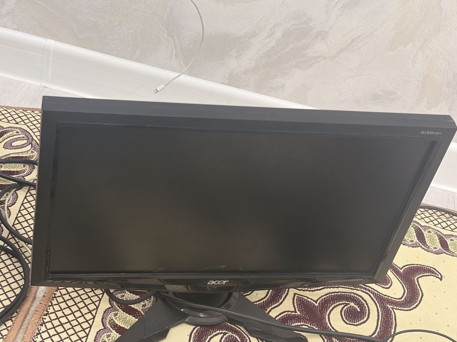 Acer G195HQV  ..