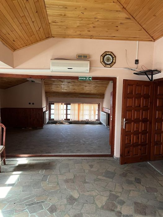 Къща и търговски обект в град Белене