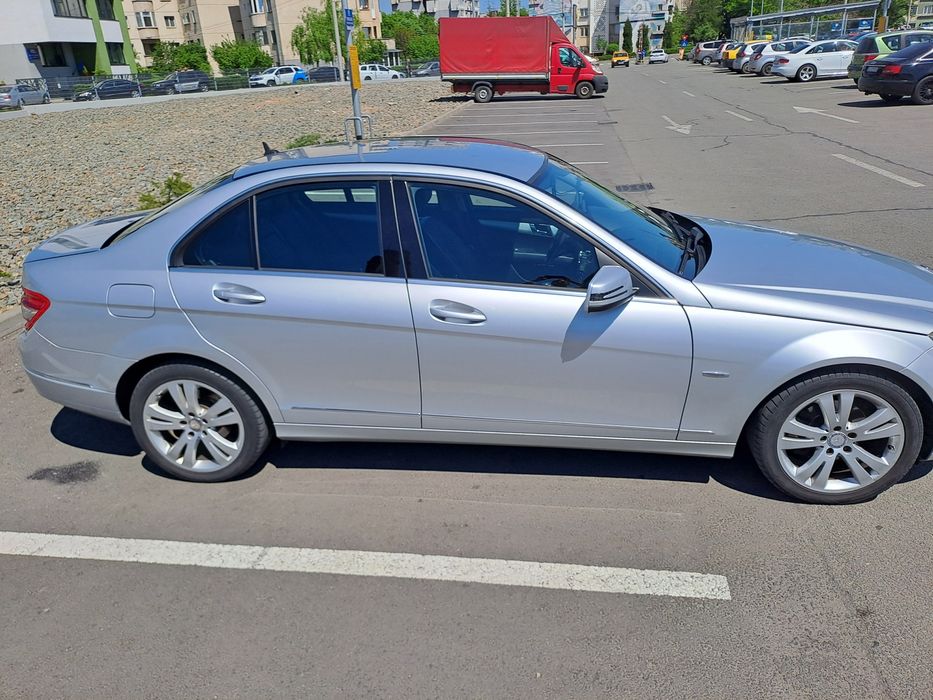 Vând Mercedes benz c200 cdi