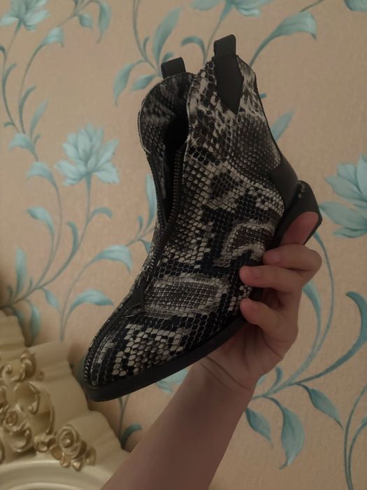 Ботинка 39 размер