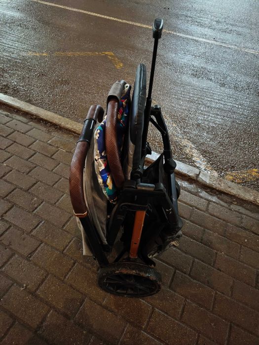 Продам коляску Ining Baby