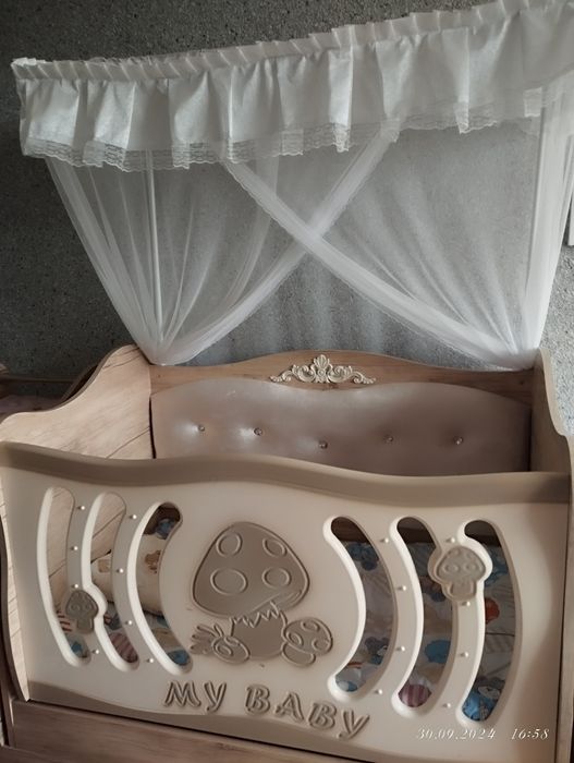 Детская кроватка