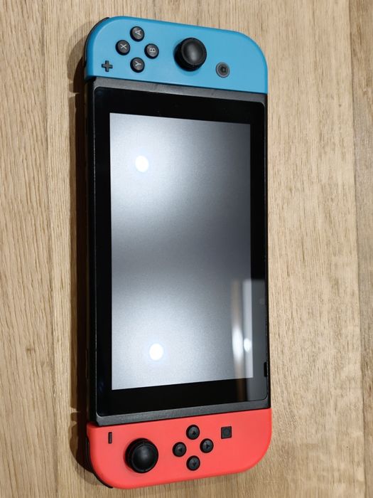 Nintendo Switch с четири контролера