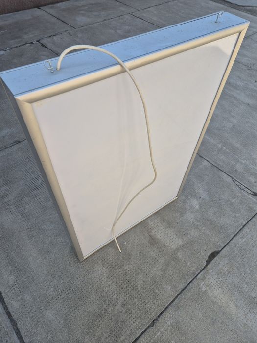 Vand casete publicitare luminoase,
